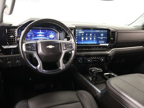 Used 2024 Chevrolet Silverado 1500 LTZ AWD/4WD image 2