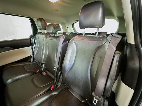 Certified 2024 Kia Carnival LX image 23