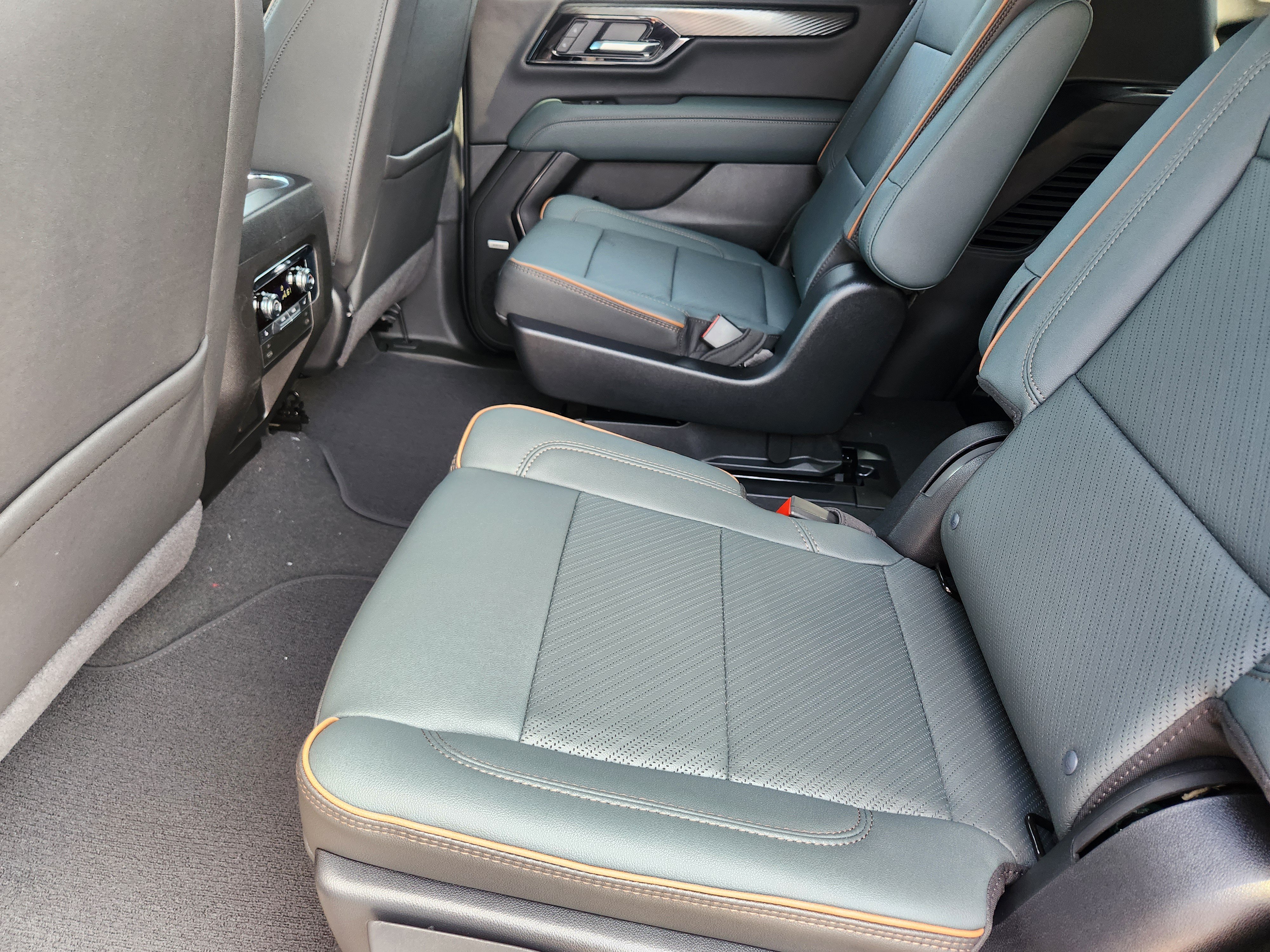New 2027 GMC Yukon AT4 w/ Technology Package AWD/4WD image 22