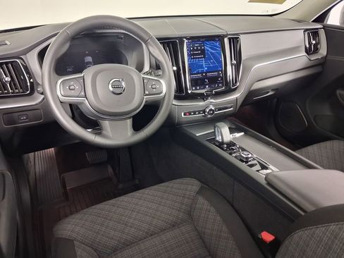Certified 2023 Volvo XC60 B5 Core AWD/4WD image 17