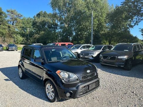 Used 2013 Kia Soul FWD image 3