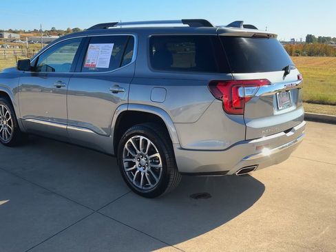Used 2023 GMC Acadia Denali image 7