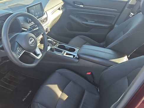 Used 2024 Nissan Altima 2.5 SV image 14
