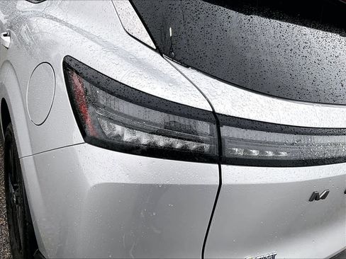 Certified 2025 Nissan Murano SV image 31