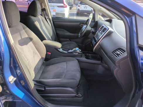 Used 2016 Nissan Leaf SV image 32