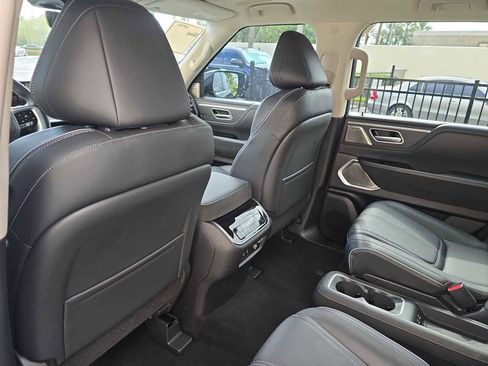 Certified 2025 INFINITI QX80 Sensory image 13