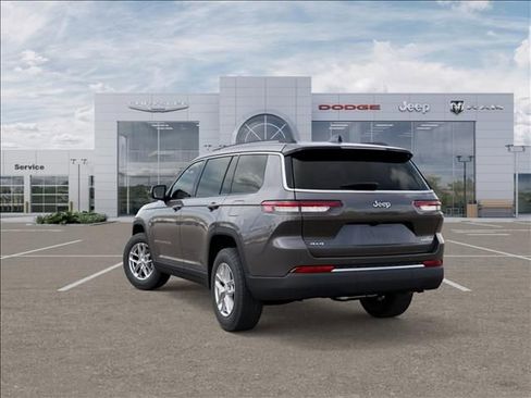 New 2025 Jeep Grand Cherokee L Laredo image 3