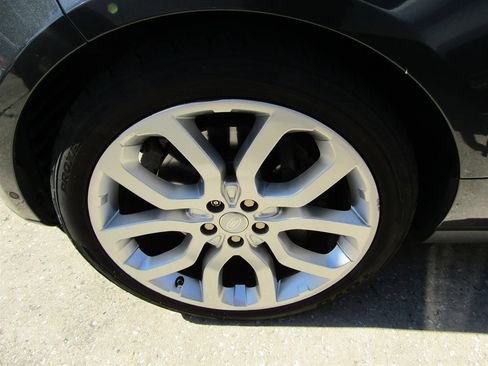 Used 2017 Land Rover Range Rover HSE image 15