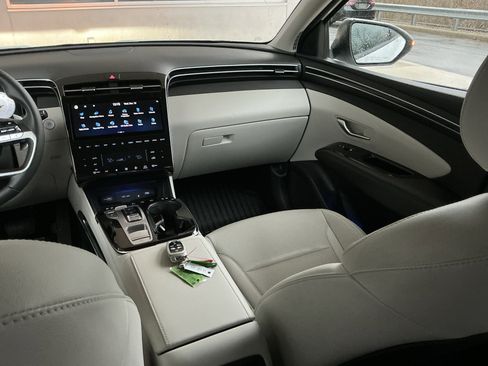 Used 2023 Hyundai Tucson Limited image 16