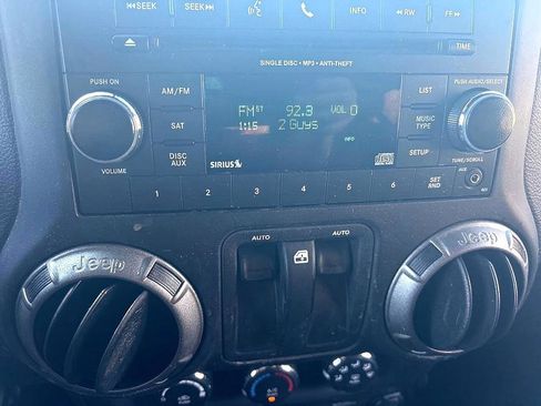 Used 2018 Jeep Wrangler Sport image 11