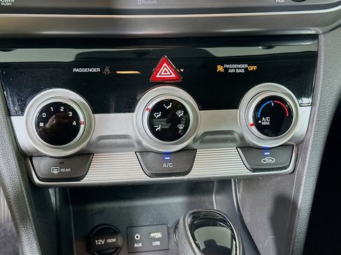 Used 2019 Hyundai Elantra SE w/ Cargo Package FWD image 23