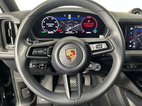 Certified 2024 Porsche Cayenne Coupe AWD/4WD image 17