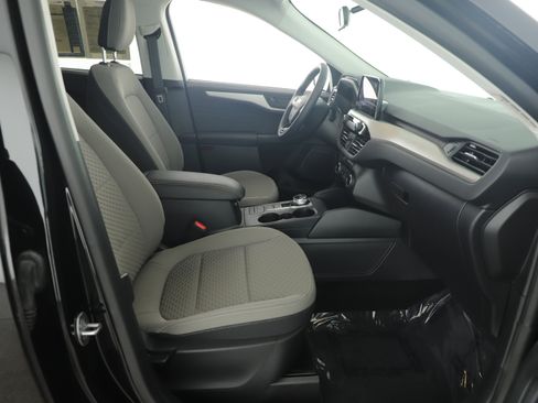 Certified 2022 Ford Escape SE w/ SE Sport Appearance Package image 13