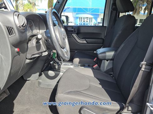 Used 2018 Jeep Wrangler Unlimited Sport S AWD/4WD image 10