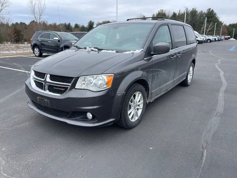 Used 2020 Dodge Grand Caravan SXT image 3