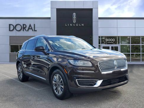 Used 2020 Lincoln Nautilus Standard w/ Equipment Group 101A image 1