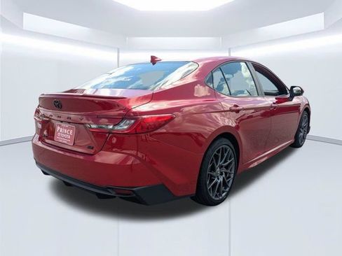 Used 2025 Toyota Camry SE FWD image 4