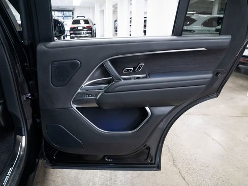 Used 2025 Land Rover Range Rover Long Wheelbase SE image 21