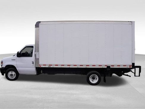 Used 2024 Ford E-450 and Econoline 450 Super Duty w/ Power Windows & Locks Group image 9