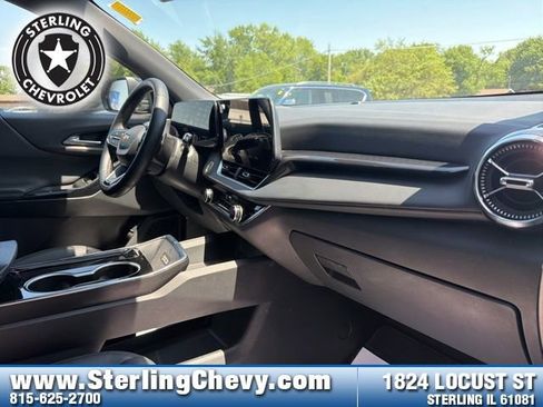 Used 2025 Chevrolet Equinox LT w/ Convenience Package II FWD image 11
