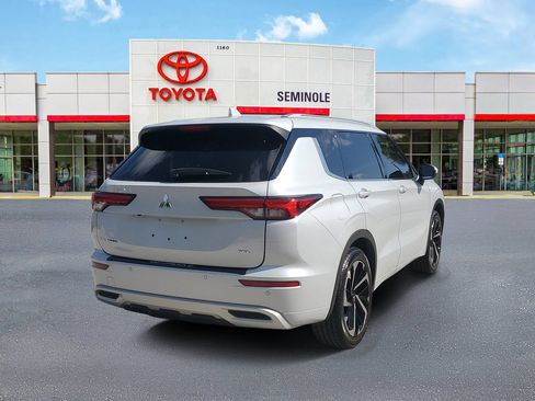 Used 2022 Mitsubishi Outlander SEL FWD image 3