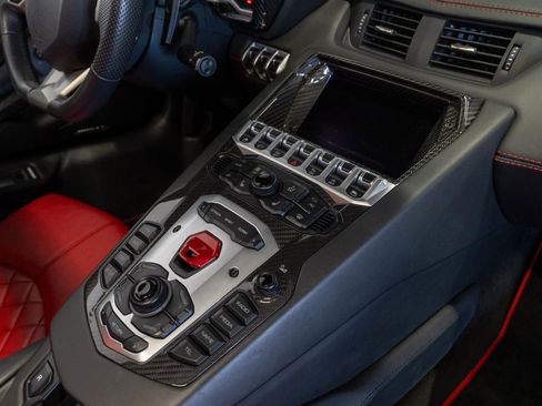 Used 2015 Lamborghini Aventador LP 700-4 image 10