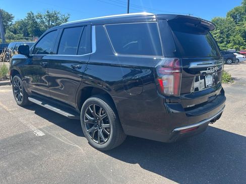Used 2023 Chevrolet Tahoe LT w/ LT Signature Package AWD/4WD image 3