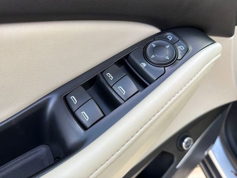 Used 2021 Buick Enclave Essence w/ Sound and Sites Package image 11