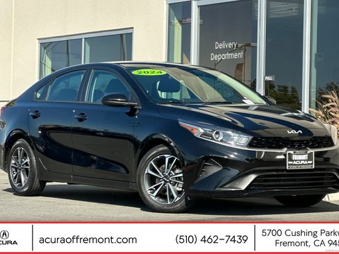 Used 2024 Kia Forte LXS FWD image 1