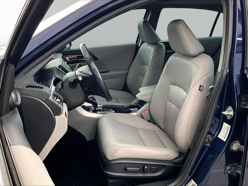 Used 2017 Honda Accord EX-L image 8