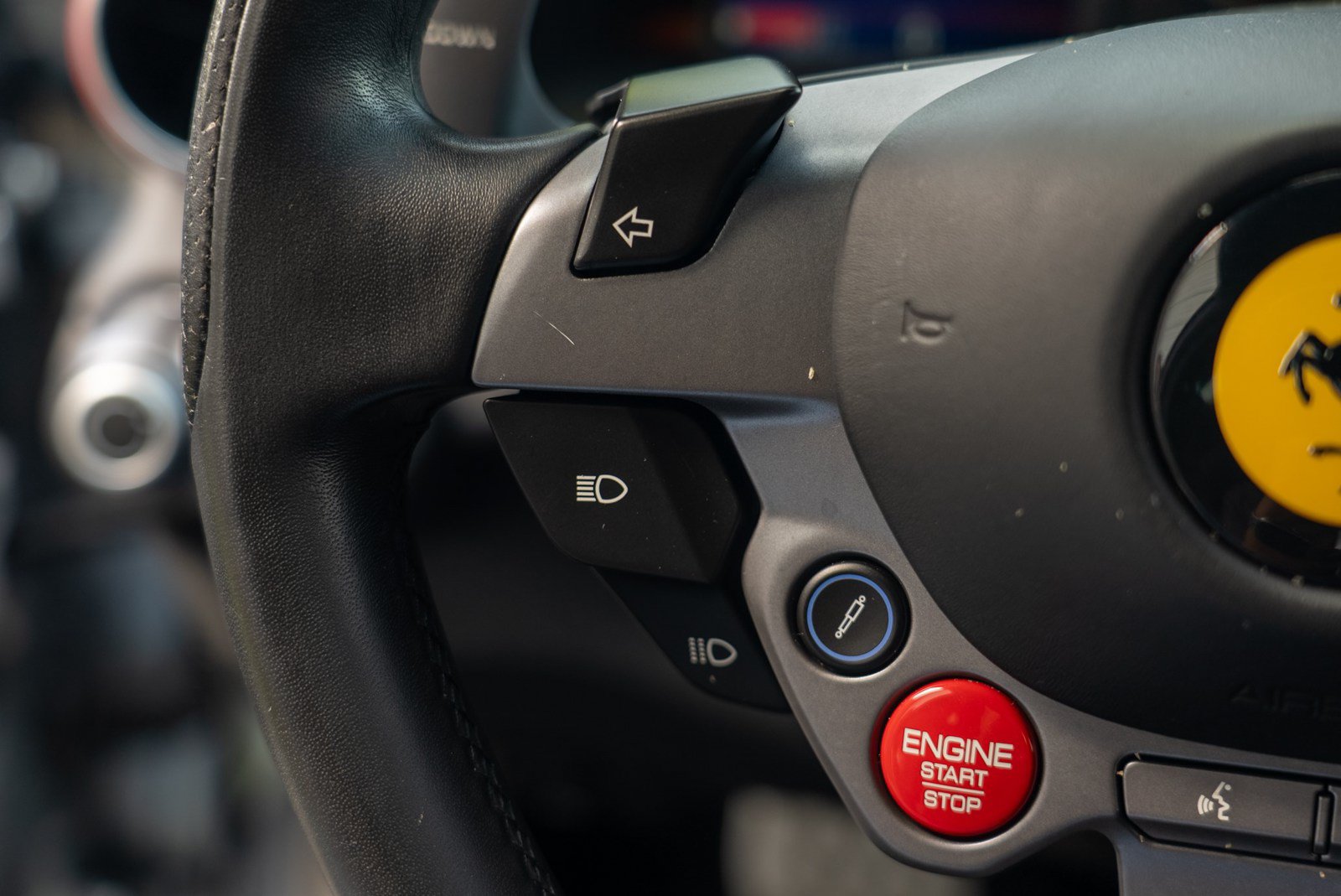 Used 2020 Ferrari 812 Superfast RWD image 37