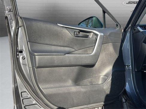 Certified 2023 Toyota RAV4 LE image 28