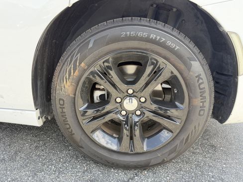Used 2022 Dodge Charger SXT w/ Leather Interior Group RWD image 9