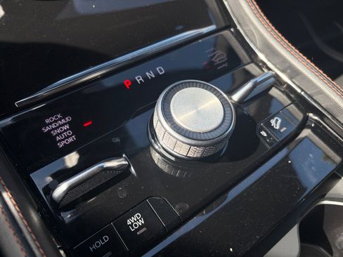 Used 2022 Jeep Grand Cherokee Summit AWD/4WD image 18