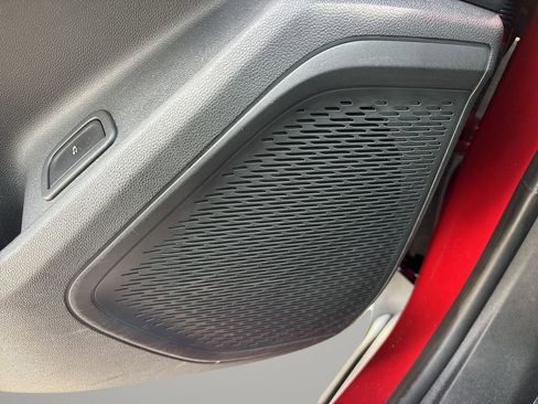 Used 2025 Chevrolet Traverse LT image 20