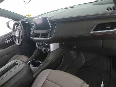 Used 2024 GMC Yukon SLT w/ SLT Luxury Package image 34