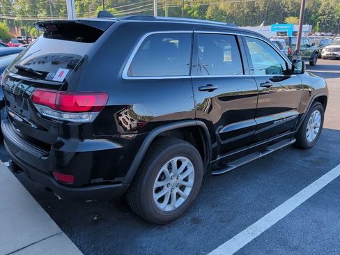 Used 2021 Jeep Grand Cherokee Laredo w/ Security & Convenience Group image 3