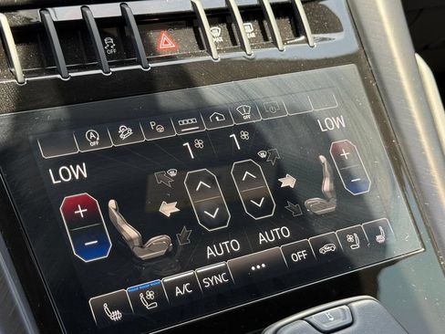 Used 2024 Lamborghini Urus S AWD/4WD image 33
