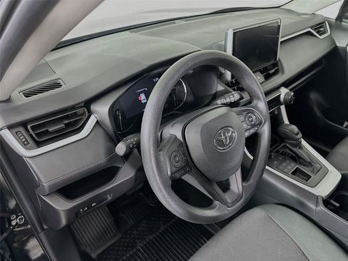 Used 2025 Toyota RAV4 XLE image 22