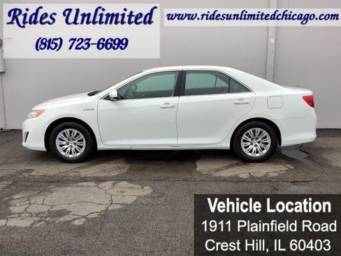 Used 2012 Toyota Camry LE FWD image 3