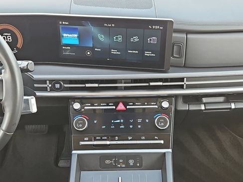 Used 2025 Hyundai Santa Fe SEL FWD image 18