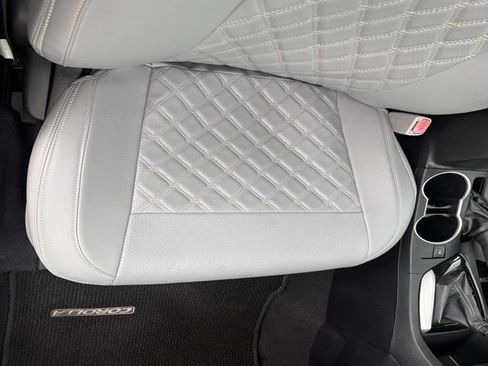 Used 2015 Toyota Corolla LE FWD image 15