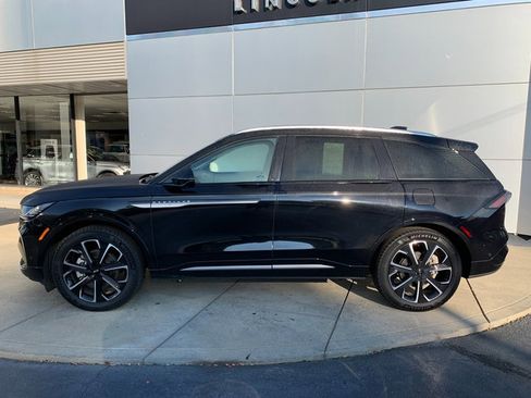 Used 2024 Lincoln Nautilus Reserve w/ Equipment Group 202A AWD/4WD image 2