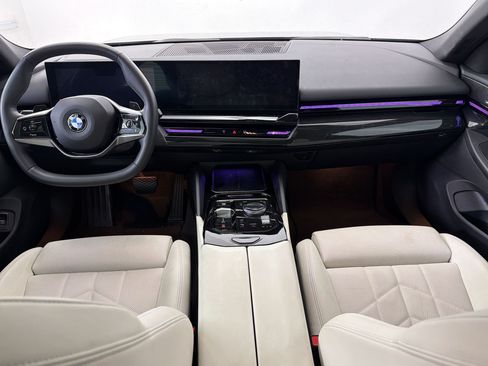 Used 2024 BMW 530i w/ Convenience Package RWD image 17