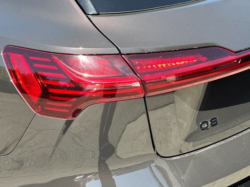 Used 2025 Audi Q5 Premium w/ Convenience Package AWD/4WD image 29