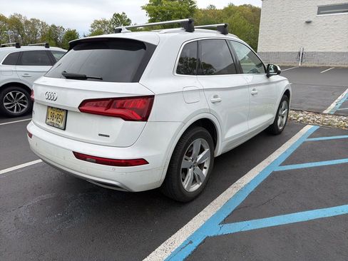 Used 2019 Audi Q5 2.0T Premium Plus w/ Premium Plus Package AWD/4WD image 3