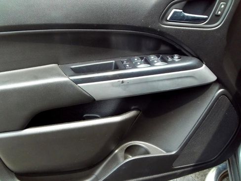 Used 2019 Chevrolet Colorado LT RWD image 12