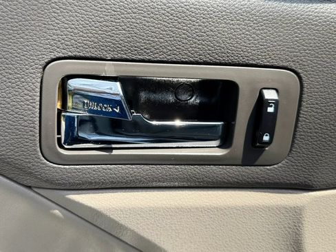 Used 2011 Ford Fusion SEL FWD image 23
