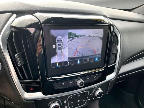 Used 2023 Chevrolet Traverse LT w/ LT Premium Package AWD/4WD image 14