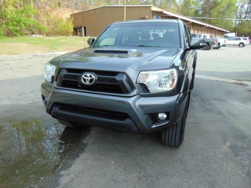 Used 2013 Toyota Tacoma 4x4 Double Cab w/ TRD Sport Pkg image 19